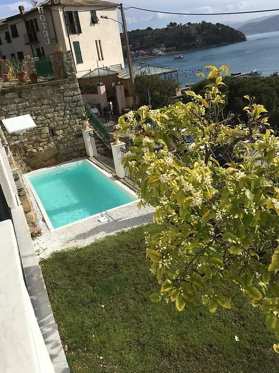 Villa Bianca Porto Venere 0*,